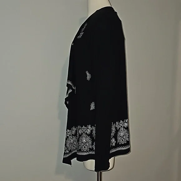 Cupio long sleeved open sweater black & white soft & Comfy NWT - Picture 8 of 13